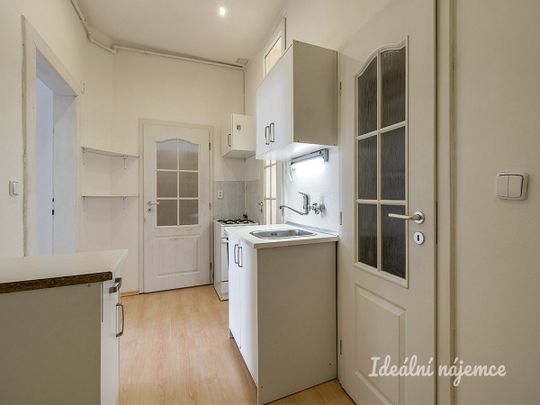 Pronájem bytu 1+1 33 m² - Fotografie 1