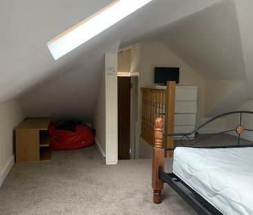 4 Bed Semi-Detached House, Upper Shaftesbury Avenue, SO17 - Photo 4