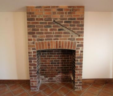 1 bedroom semi-detached house to rent - Photo 2