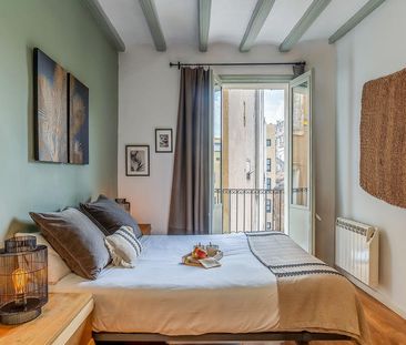 Bright 2-Bedroom Apartment with Balcony in the Heart of Las Ramblas - Photo 4