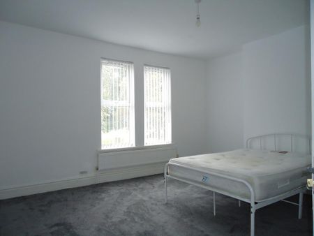 4 bedroom apartment to rent - Photo 2