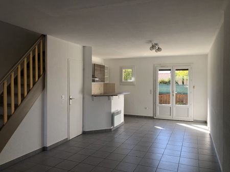 Location Maison 3 pièces 67m² BASSAN 34290 - Photo 2