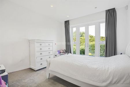 Cockfosters Road Hadley Wood EN4 - Photo 4