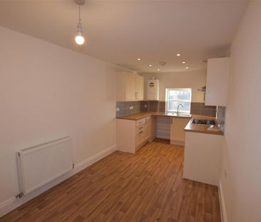 3 bedroom apartment to rent - Photo 5