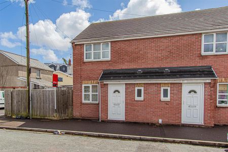 2 bedroom semi-detached house to rent - Photo 2