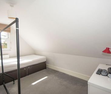 4 bedroom semi-detached house to rent - Photo 4