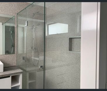 TOWNHOUSE WITH MODERN FINISHES - Photo 4