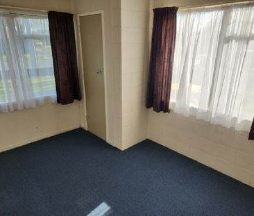 Two bedroom apartment in a handy location - Photo 6