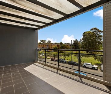 Sleek and Stylish One-Bedroom Apartment in a Prime Location - Photo 5