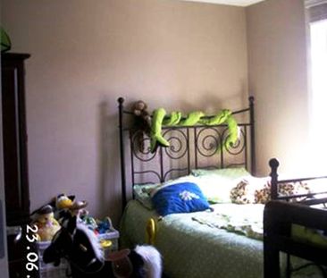 EXECUTIVE STYLE 2 BED, 2 BATH, 2ND FLOOR CONDO W/ UNDERGROUND & SUR... - Photo 3