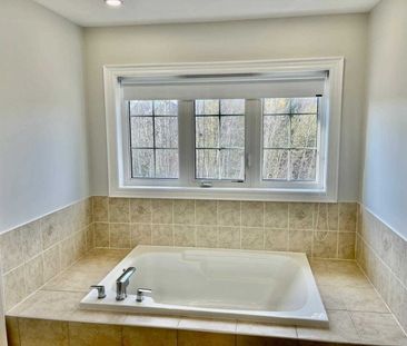 For Lease - 707 Clifford Perry Place, Newmarket, Ontario - Photo 6