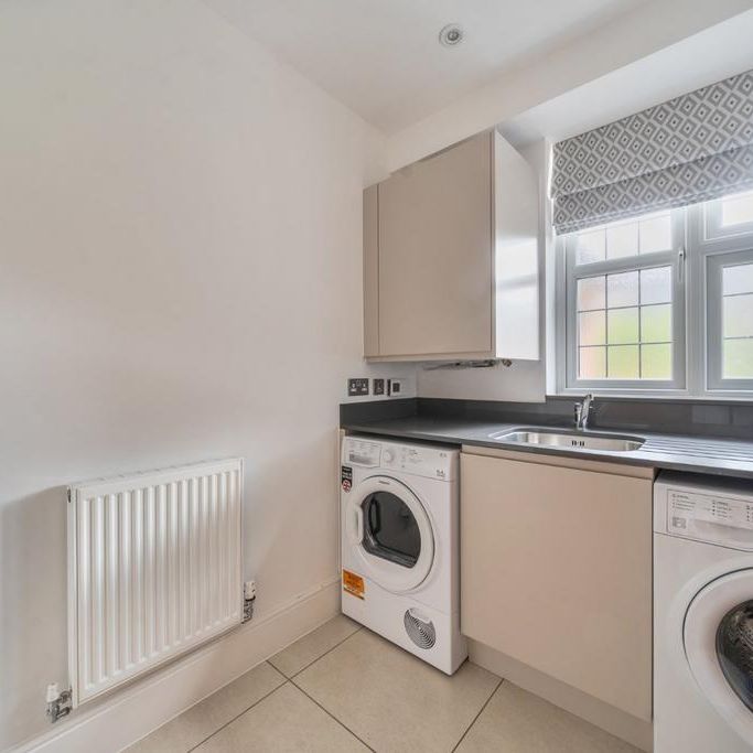 4 bedroom detached house to rent - Photo 1