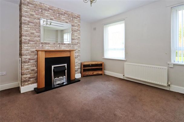 2 bedroom end of terrace house to rent - Photo 1