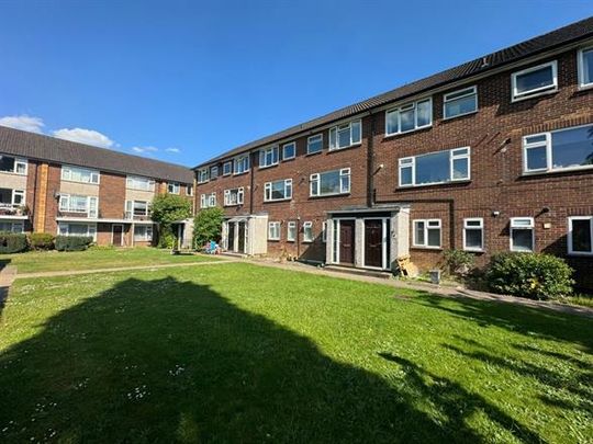 Marlow Road, High Wycombe - Photo 1