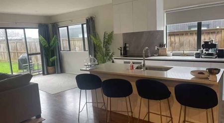 Lovely family home - Photo 3