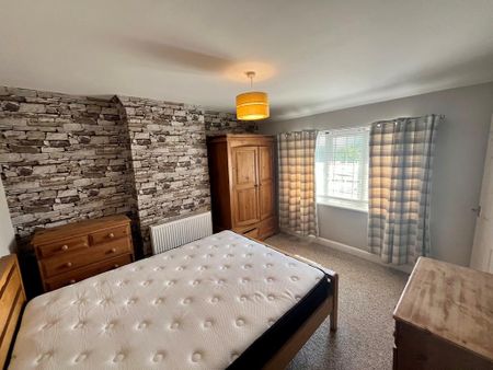 2 bedroom semi-detached house to rent - Photo 2