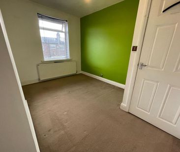 3 bedroom terraced house to rent - Photo 6