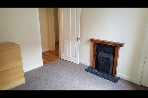 2 Bed Flat, Thorntree Street, EH6 - Photo 1