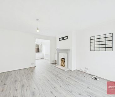 Semi-detached house to rent on - Photo 4