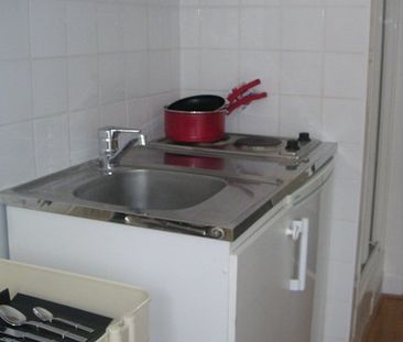 Location Appartement 1 pièce 9m² - Photo 2