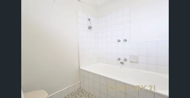 Bright & Easy Living - Photo 1