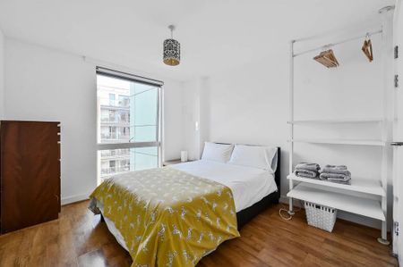 3 bedroom flat to rent - Photo 4