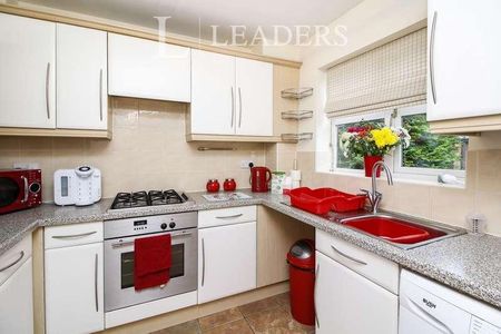 Appletrees Crescent, Bromsgrove, Worcestershire, B61 - Photo 3