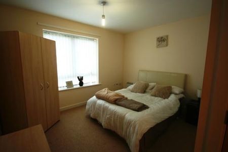 2 bedroom flat to rent - Photo 4