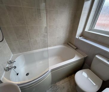 4 bedroom private hall to rent - Photo 5