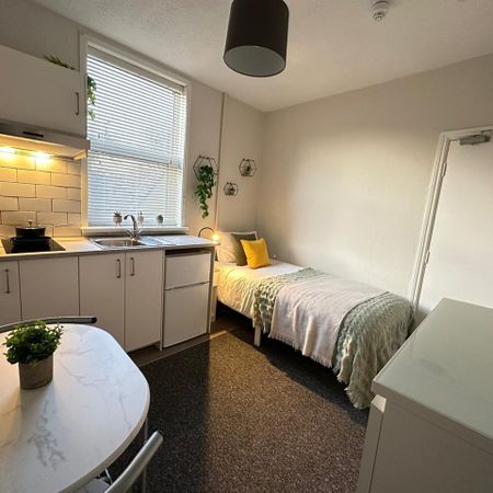 Room in a Shared House, Bedford Road, RG1 - Photo 3