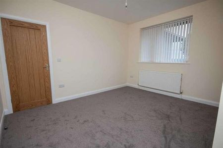 Radcliffe New Road, Whitefield, M45 - Photo 3