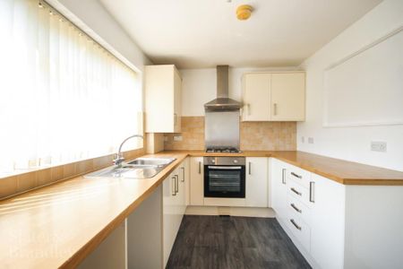 3 bedroom terraced house to rent - Photo 5