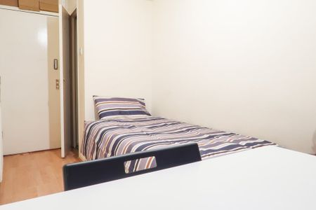 Room in a Shared Flat, Bow Central Line, E3 - Photo 4