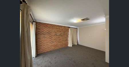 Charming Family Home With Brand new kitchen and carpets !! - Photo 5