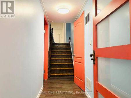 642 EAGLEMOUNT CRESCENT - Photo 4