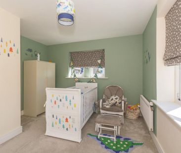 4 bedroom semi-detached house to rent - Photo 1