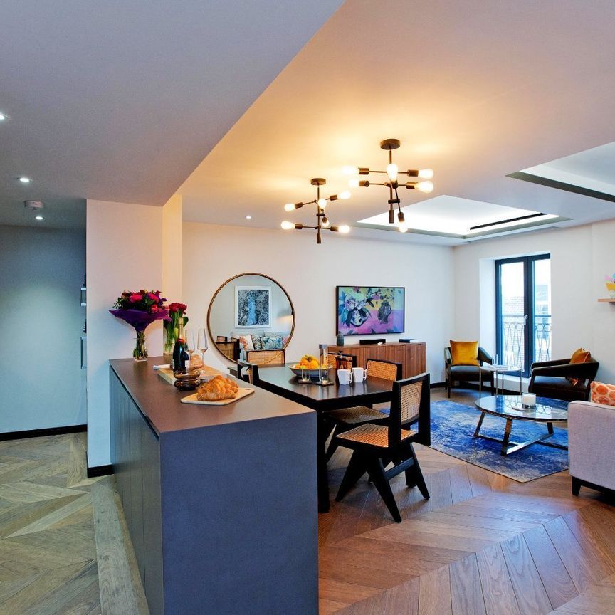 Golden Square, W1F, London - Photo 1