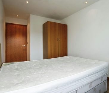 Flat to rent on - Photo 3