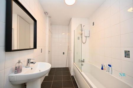 33 Dunraven Park, Belfast, BT5 5LF - Photo 3