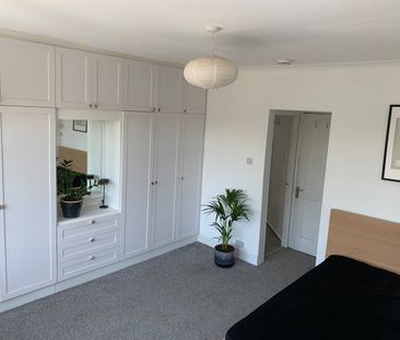 7 Bed Terraced House, Queenscourt, HA9 - Photo 4