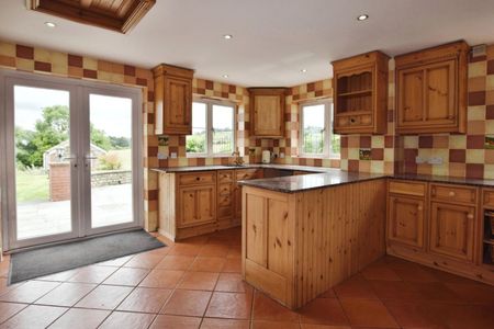 3 bedroom House To Let - Photo 3