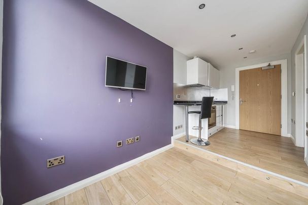 Studio to rent - Photo 1