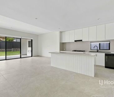 10A Caroline Crescent, Georges Hall NSW - Photo 6