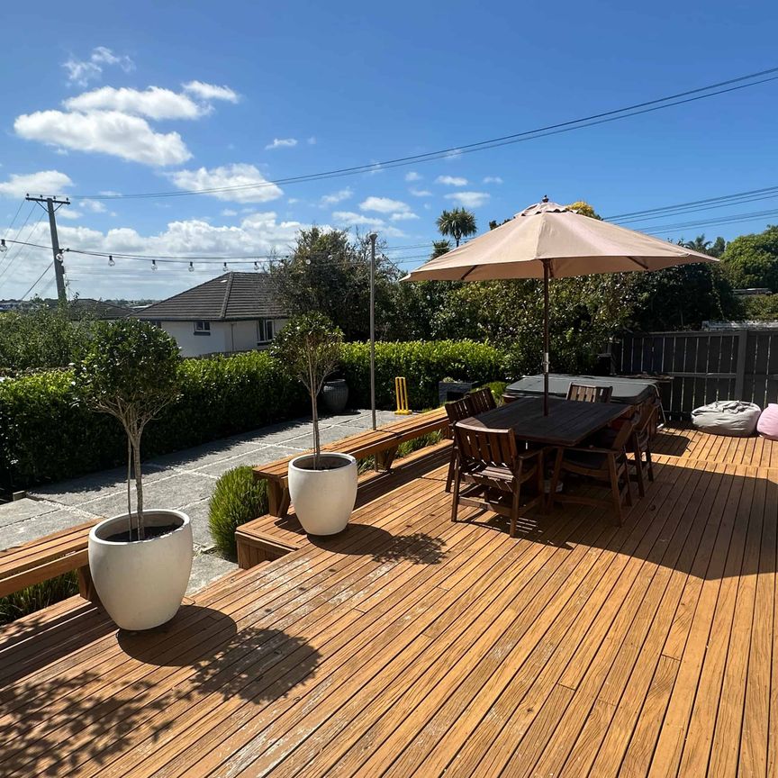 Northcote Sanctuary + hot tub - 8 mins from CBD - Photo 1