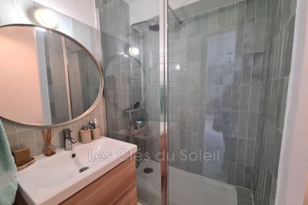 Location appartement studio 30 m² Bandol - Photo 5