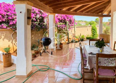 Furnished four-bedroom house for rent in Cala Mondragó - Photo 4