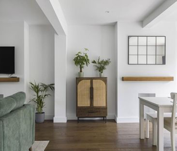 3 bedroom semi-detached house to rent - Photo 2