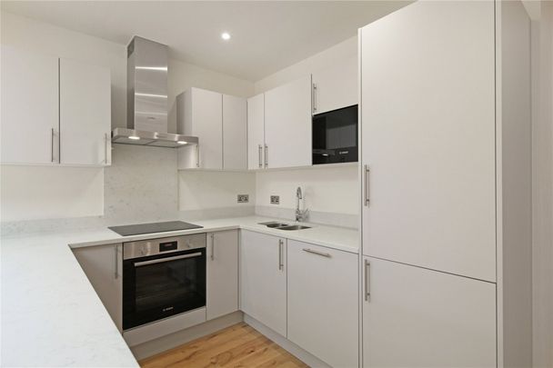Church Street, EN2, Enfield - Photo 1