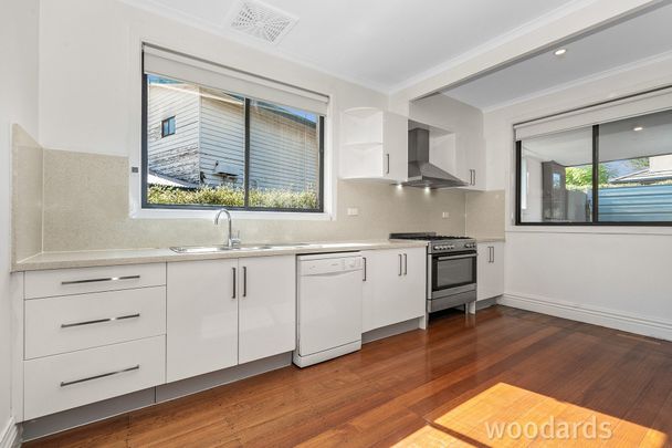 Family Home in Fantastic Location - Photo 1