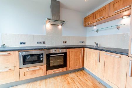 2 bedroom flat to rent - Photo 4